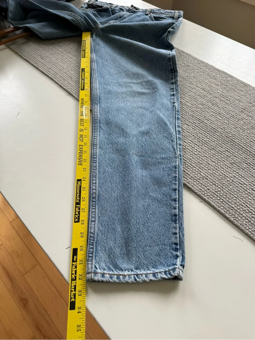 Vintage 90s Levi’s 550 Orange Tab Denim Relaxed Fit Tapered Leg Jeans 33 x 34